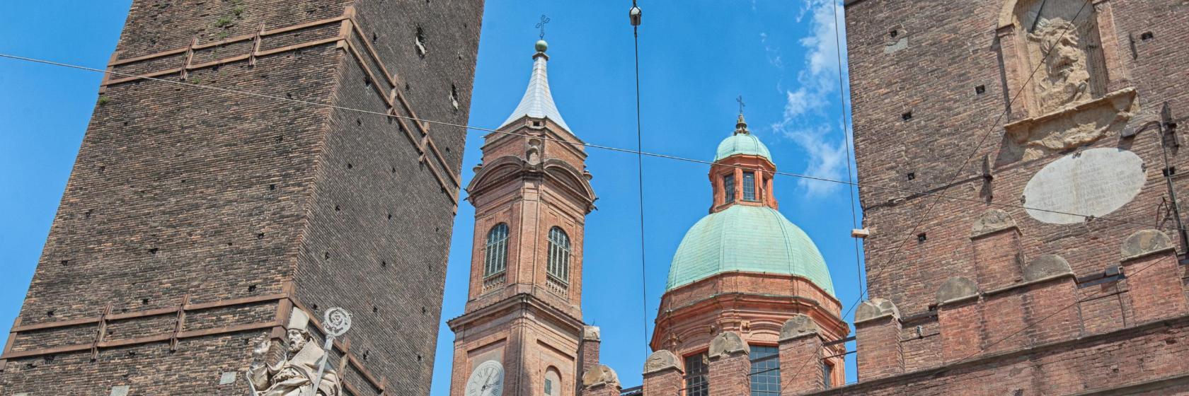 Tours de Bologne